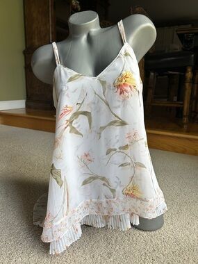 WHITE HOUSE, BLACK MARKET FLORAL SPLIT BACK TANK TOP